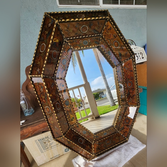 Vintage Venetian Octagonal Reverse Painted Wall Mirror - Picture 16 of 16
